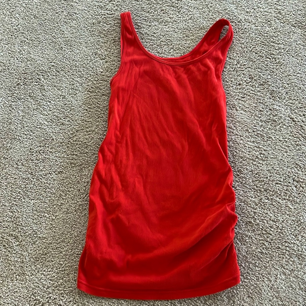 Old navy maternity fitted tank top. Size S/P. No flaws, worn a few times.